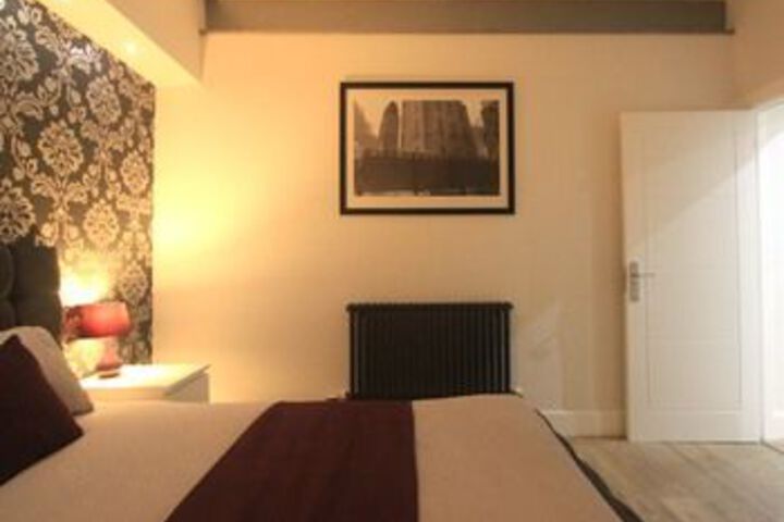Room 9 of 23