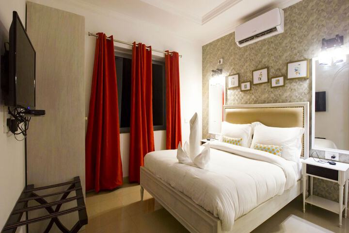 Room 6 of 90