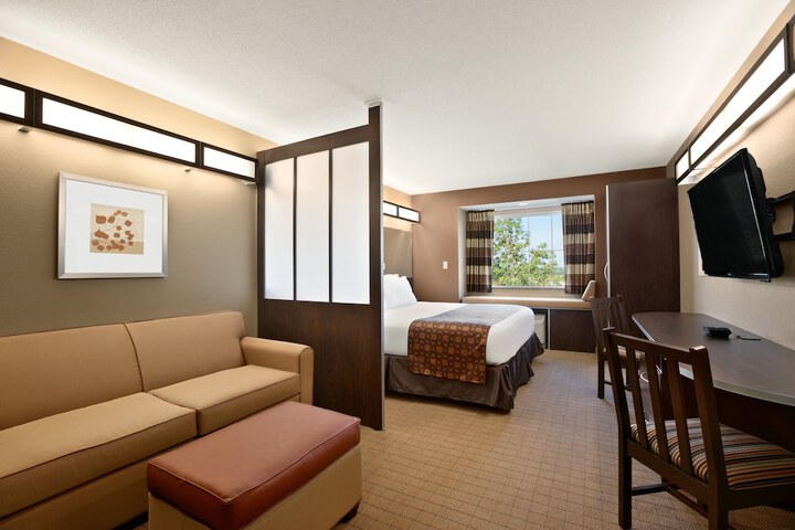 1 Queen Bed Roll in Shower (10 of 14)