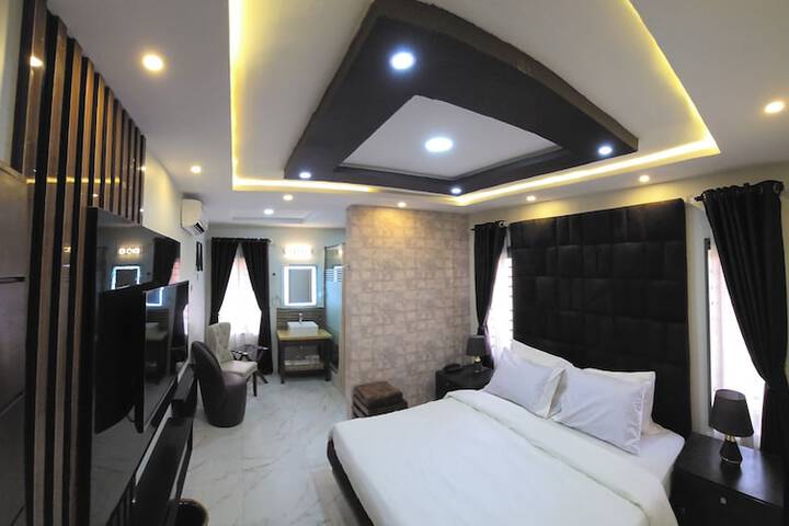 Room 26 of 32