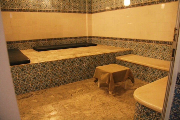 Room 16 of 32