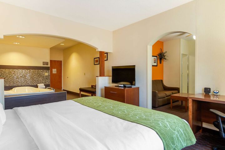 2 Queen Beds Suite Accessible (25 of 27)