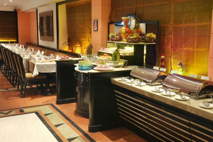 Dining 82 of 110