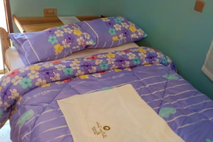 Room 4 of 9