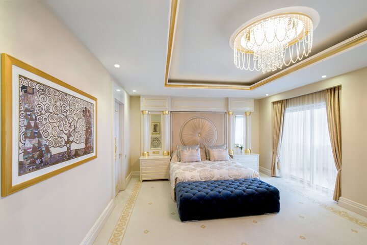 Room 6 of 119