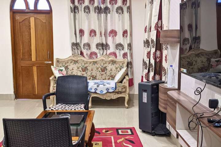 Room 27 of 104