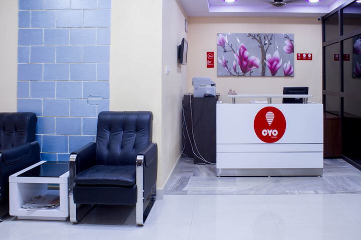 CAPITAL O 5072 PADMINI HOTEL