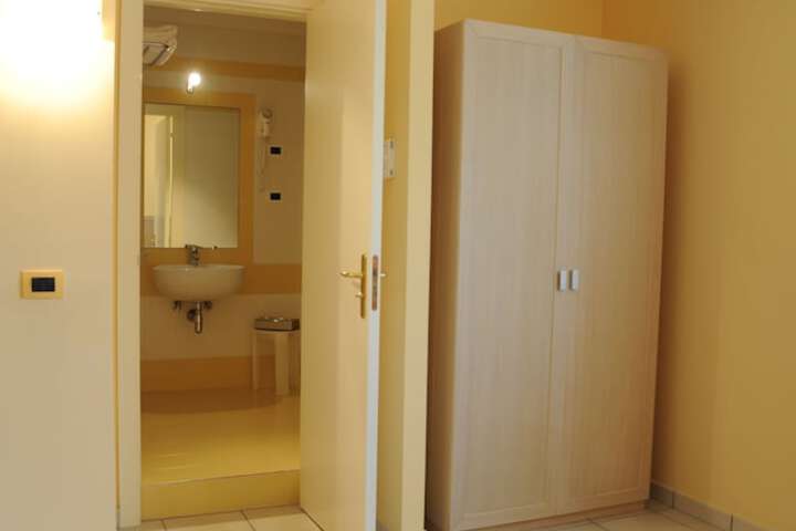 Room 5 of 23