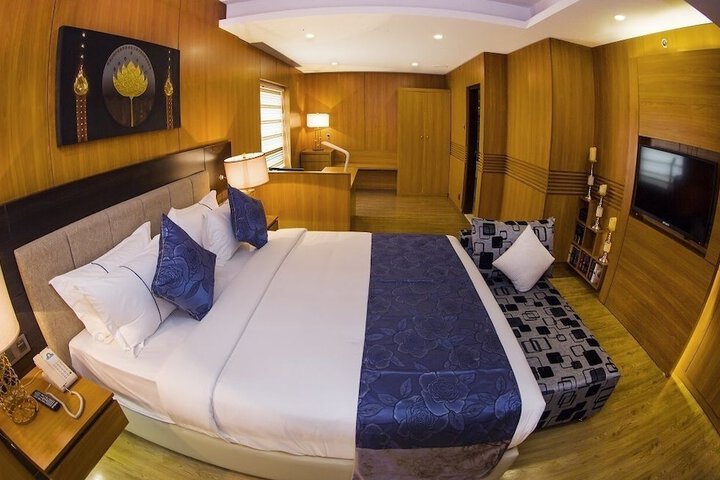 Room 7 of 24