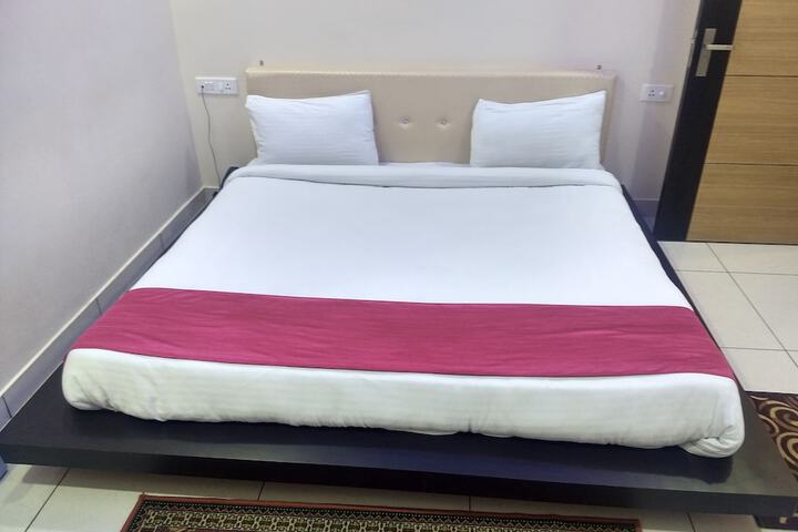 Room 10 of 41