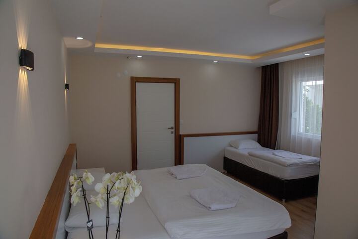 Room 26 of 151