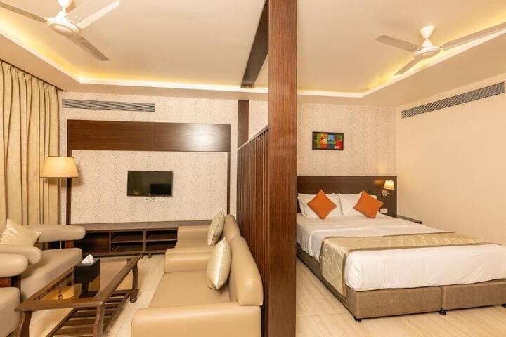 Room 3 of 34