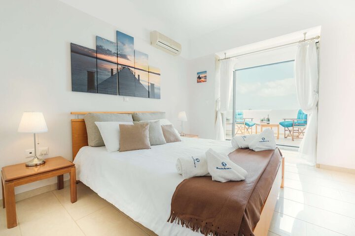 Room 4 of 30