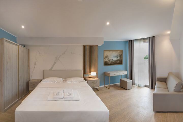 Room 6 of 20