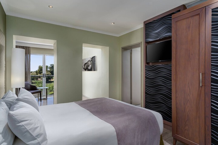 Room 26 of 75
