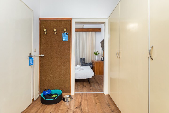 Room 34 of 87