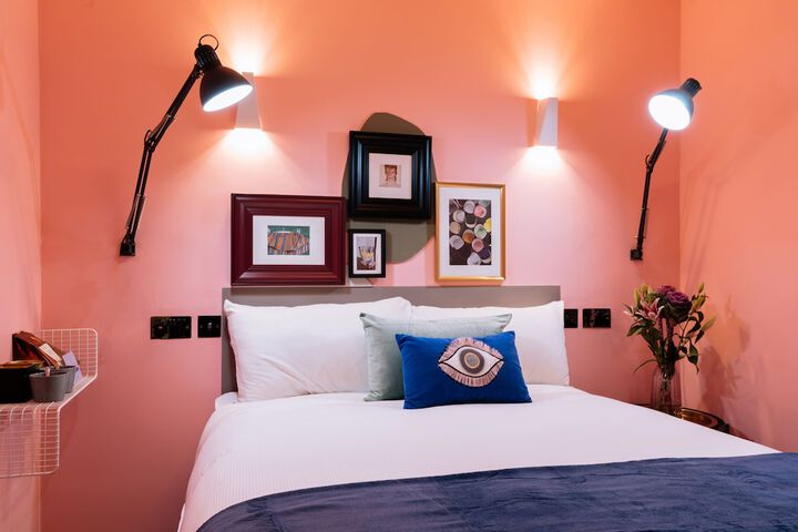 Room 10 of 46
