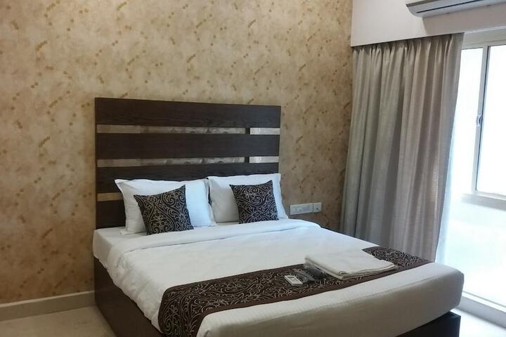 Room 11 of 30