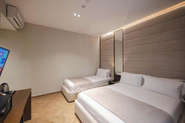 Room 42 of 265
