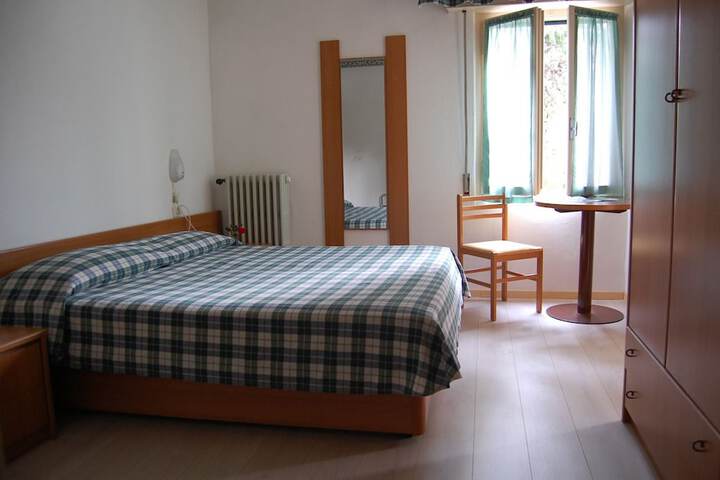 Room 4 of 22