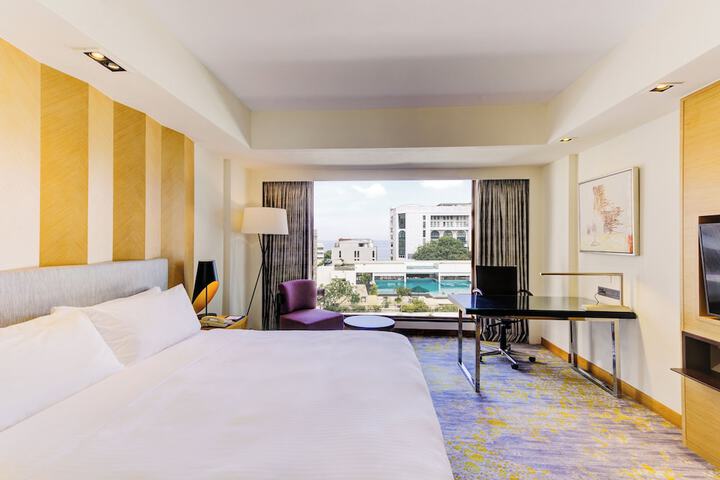 Room 33 of 130