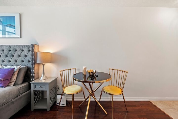 Room 42 of 330