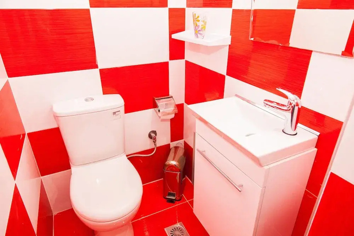 Room 7 of 10