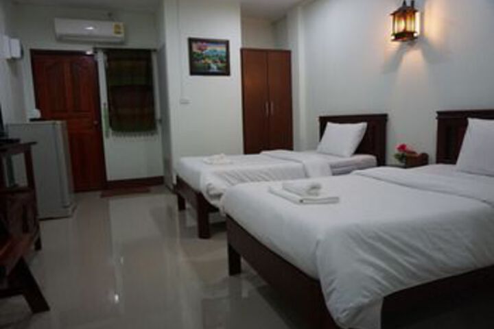 Room 11 of 27