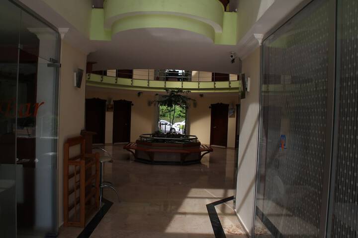 Lounge 29 of 42