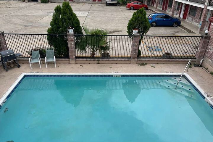 Swimming pool at FairBridge Inn near Riverwalk - Alamo