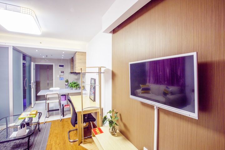 Room 27 of 172