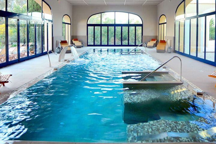 Hotel Pool