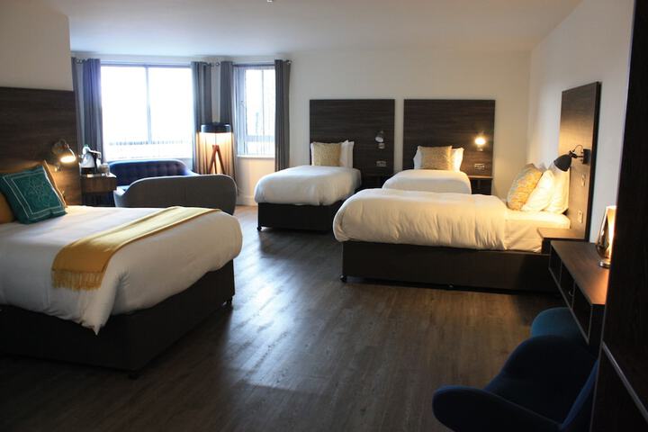 Room 22 of 35