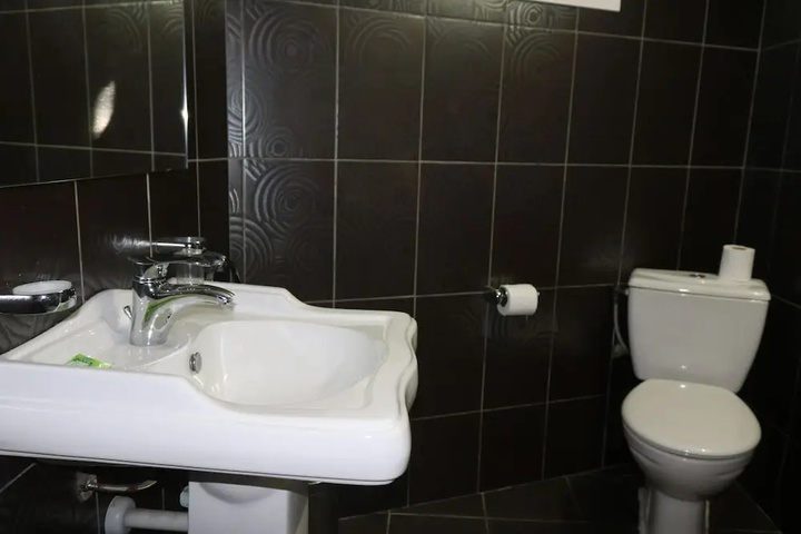 Room 8 of 25