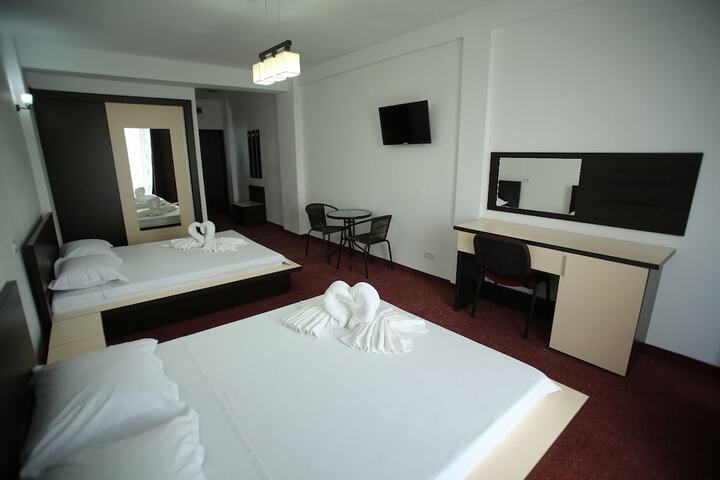 Room 33 of 35