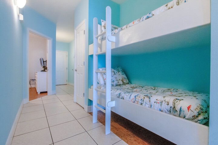 Room 8 of 104