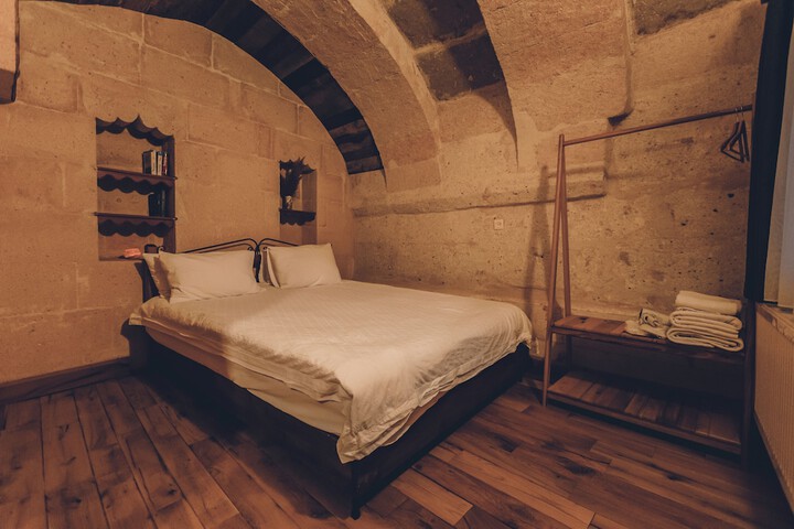 Room 15 of 112