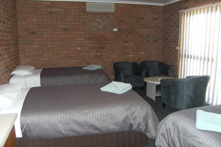 Room 7 of 13