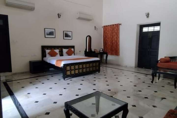 Room 7 of 30