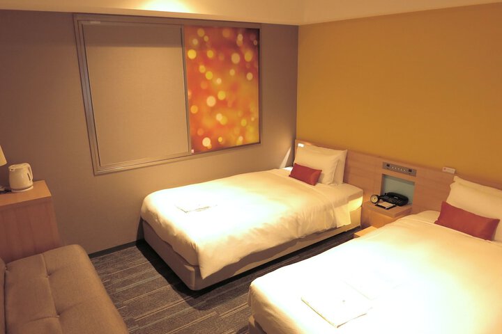Room 27 of 70
