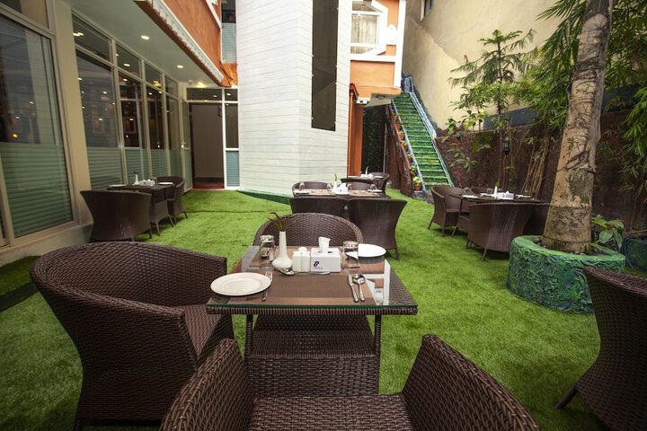 Hotel Exterior 318 of 339