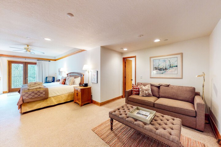 Room 6 of 222