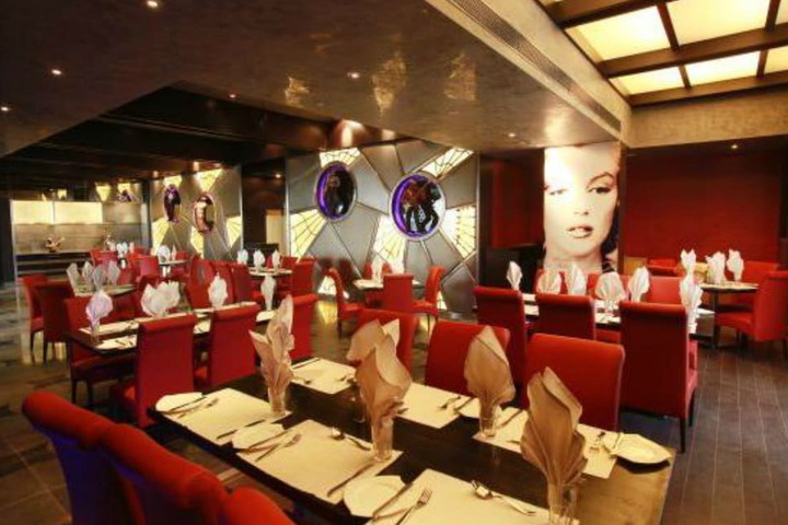 Dining 70 of 136