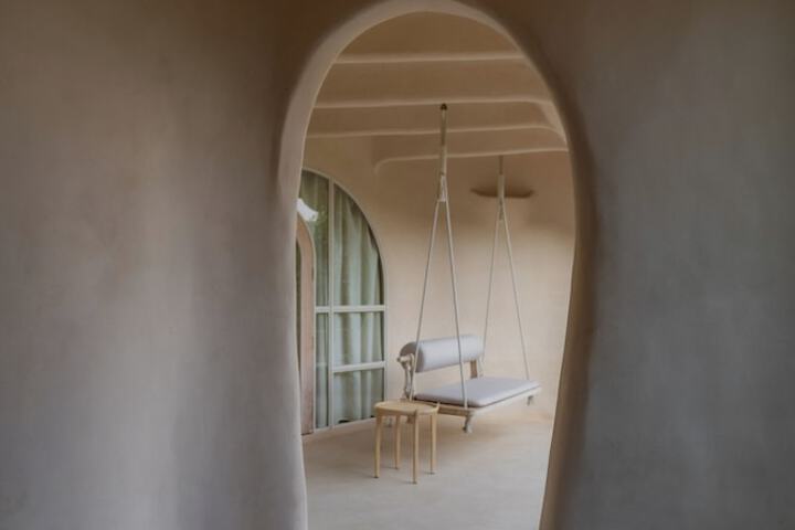 Room 16 of 38