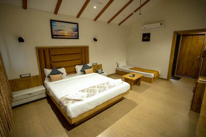 Room 30 of 65
