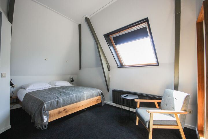 Room 22 of 35