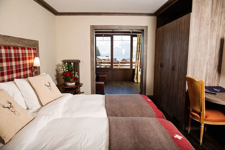 Room 5 of 42