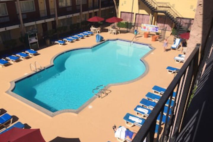 Pool 61 of 138