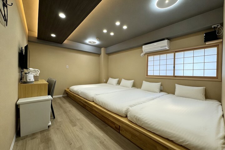 Room 15 of 68
