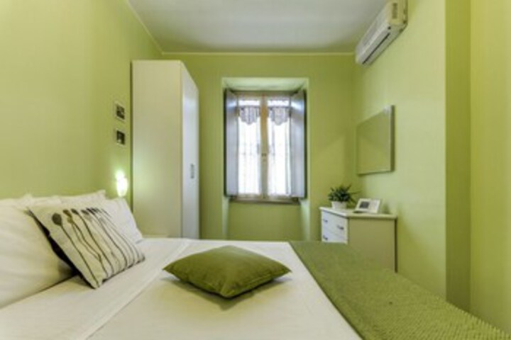 Room 6 of 26